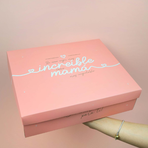 Caja Mamá 32x26x10 cm $5850 c/u Paquete x 12 Unids